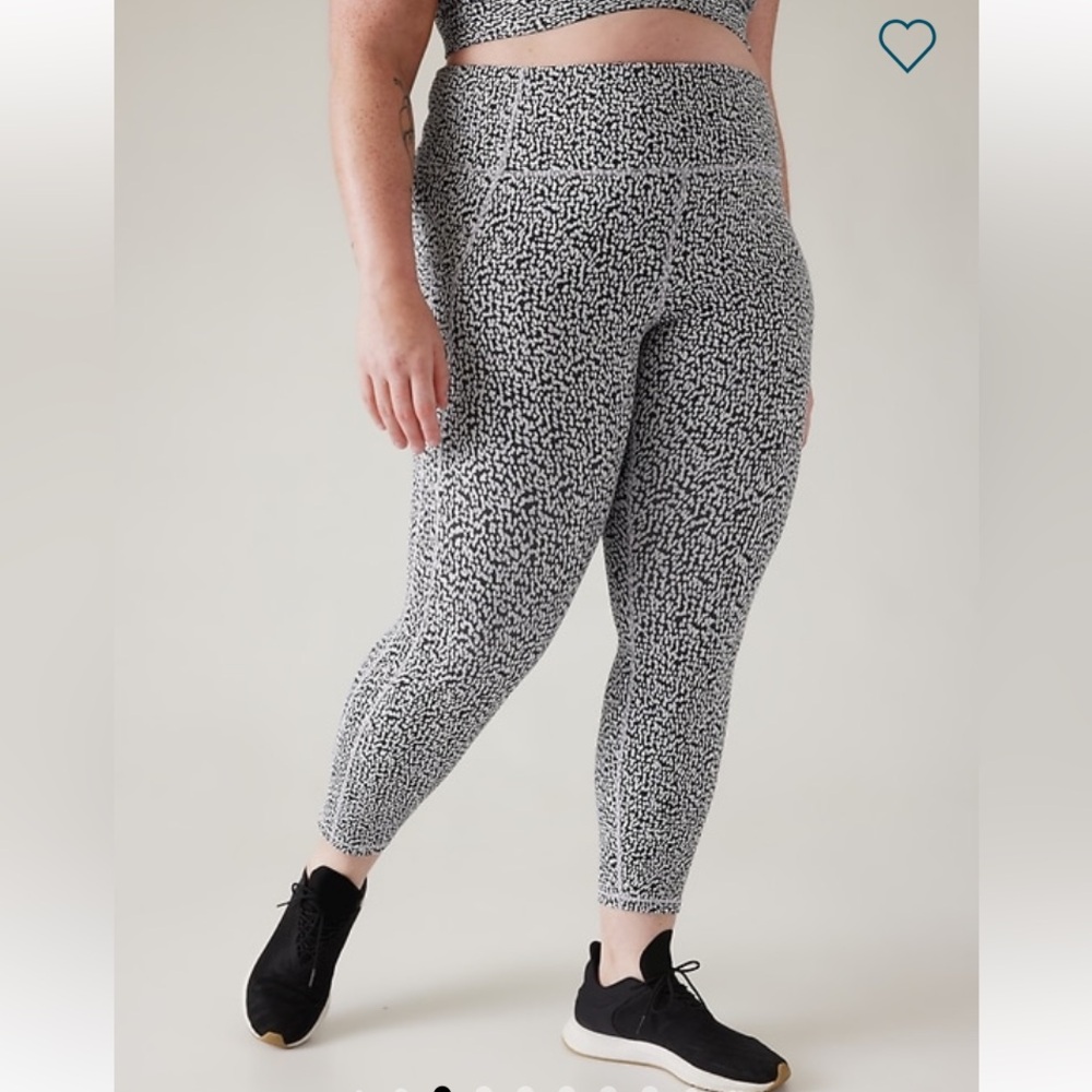 NWT Athleta Ultimate Stash Textured Tight, Size Women’s 1X, Camilla Water Violet